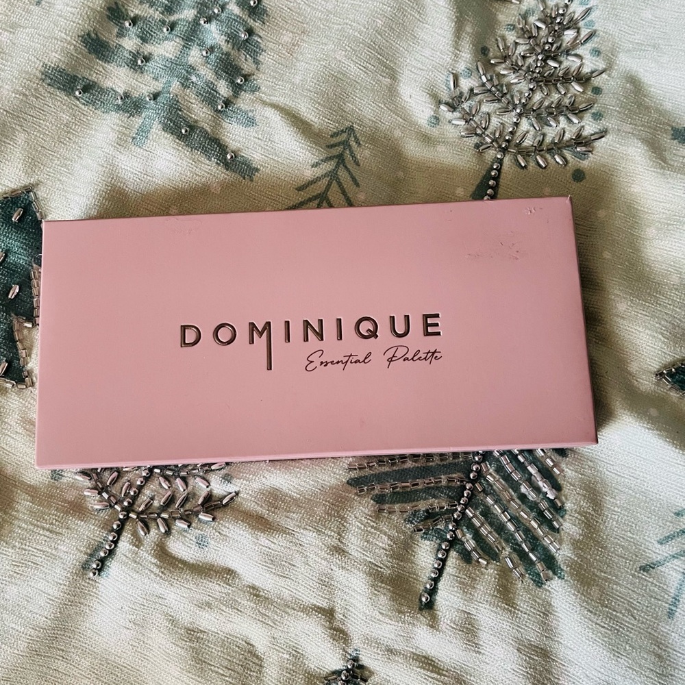 Dominique Pink Eyeshadow Palette